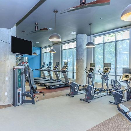 Penthouse Cool-Oasis-In-Houston-Rental Car Available-View-Great-Sleep 外观 照片