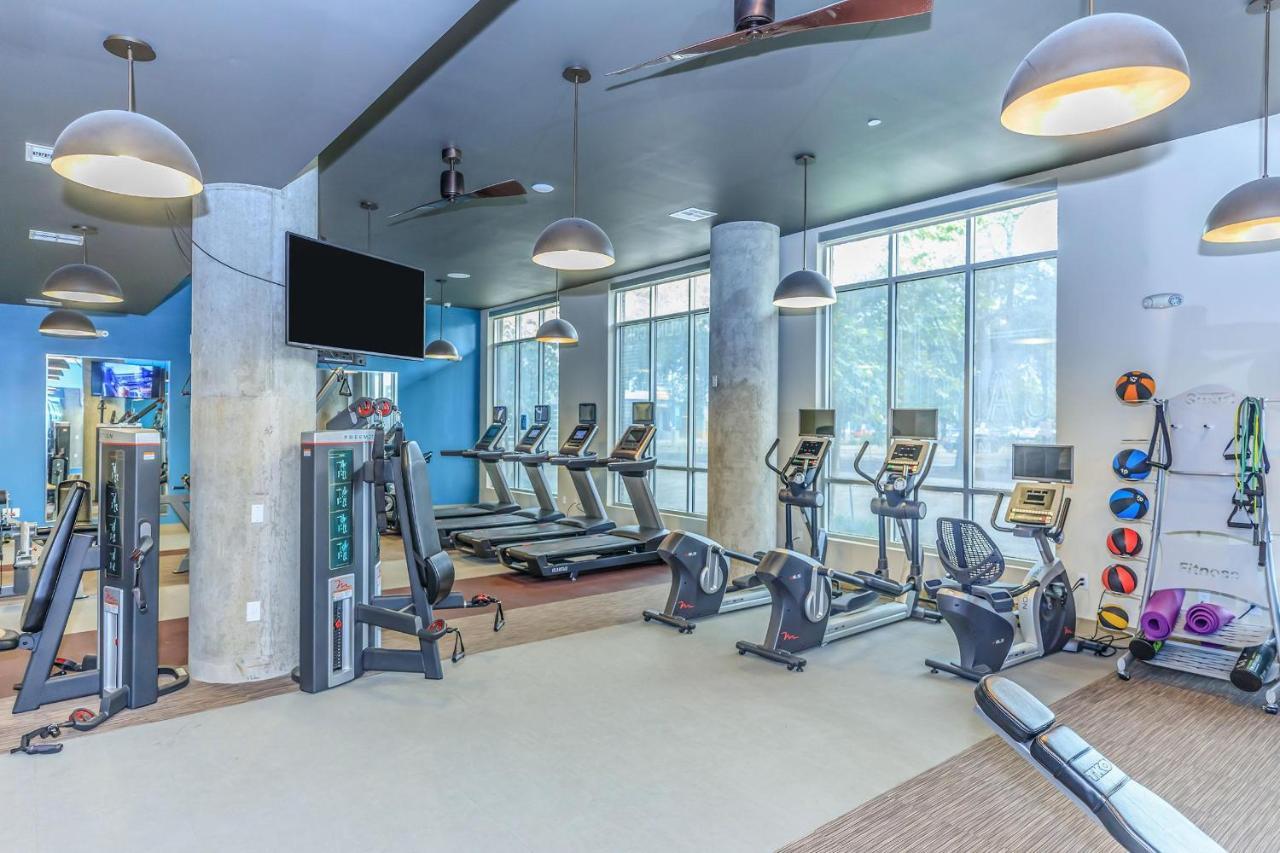 Penthouse Cool-Oasis-In-Houston-Rental Car Available-View-Great-Sleep 外观 照片